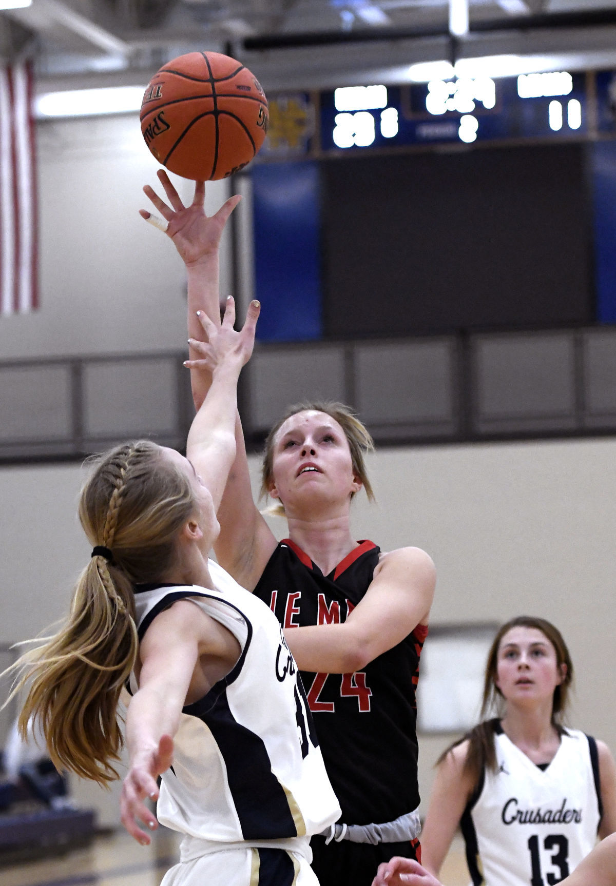 Heelan hosts Le Mars girls basketball